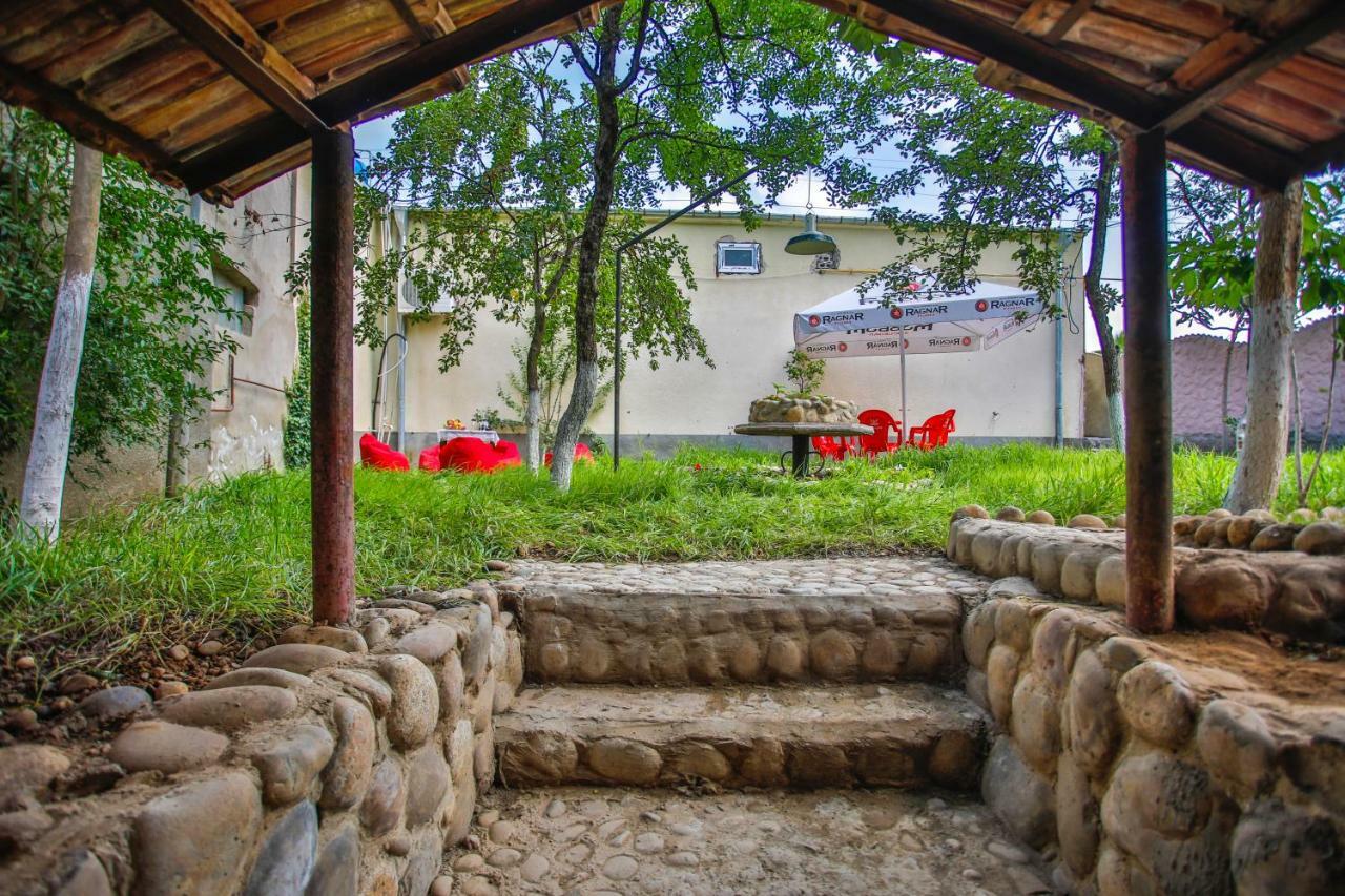 Book Hotel Kutaissi Exterior foto